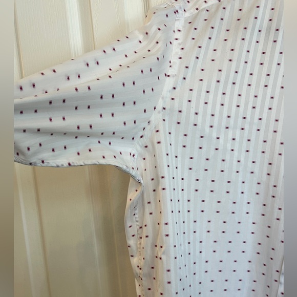 Robert Graham White Button Down Shirt Size 42/L | Burgundy Paisley Cuff Details - Picture 5 of 8